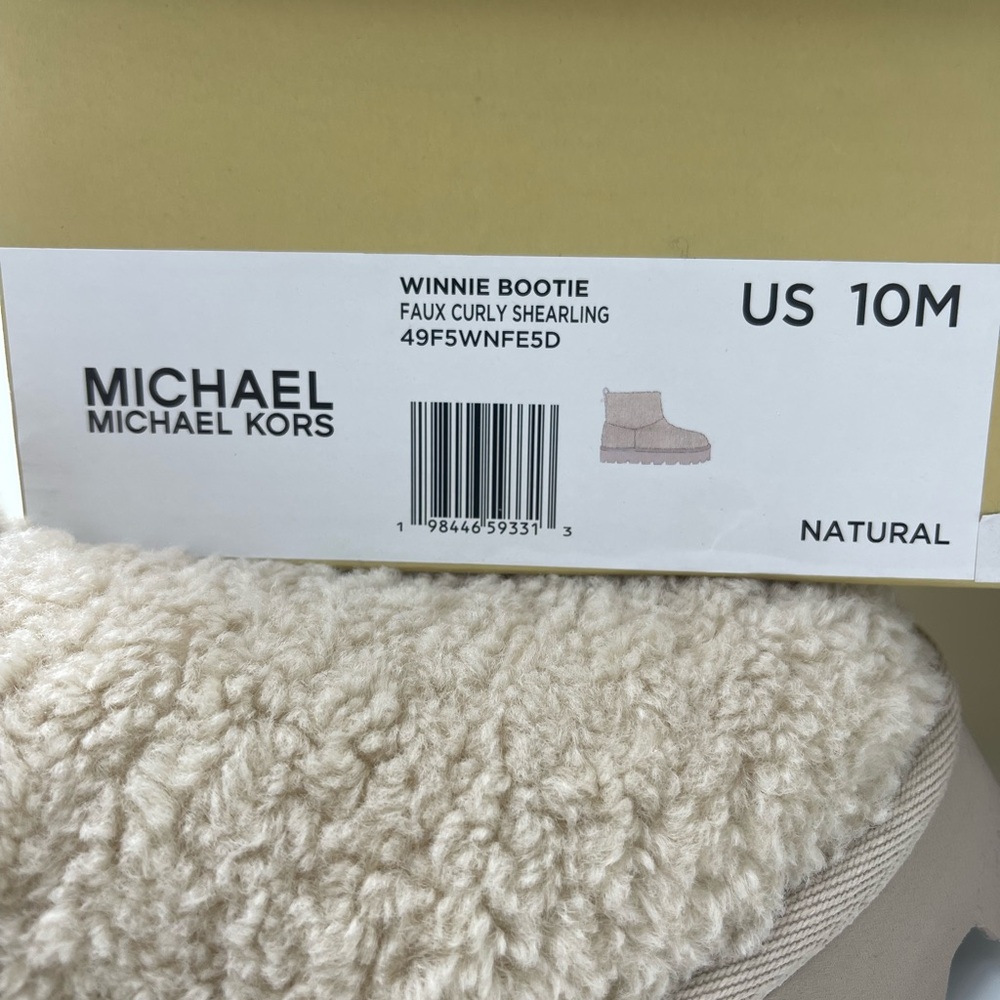 Michael Kors WINNIE BOOTIE W10
FAUX CURLY SHEARLING
49F5WNFE5D Natural 
Sherpa - Picture 2 of 16